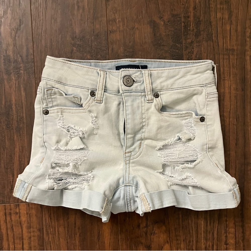 aeropostale distressed light wash denim shorts